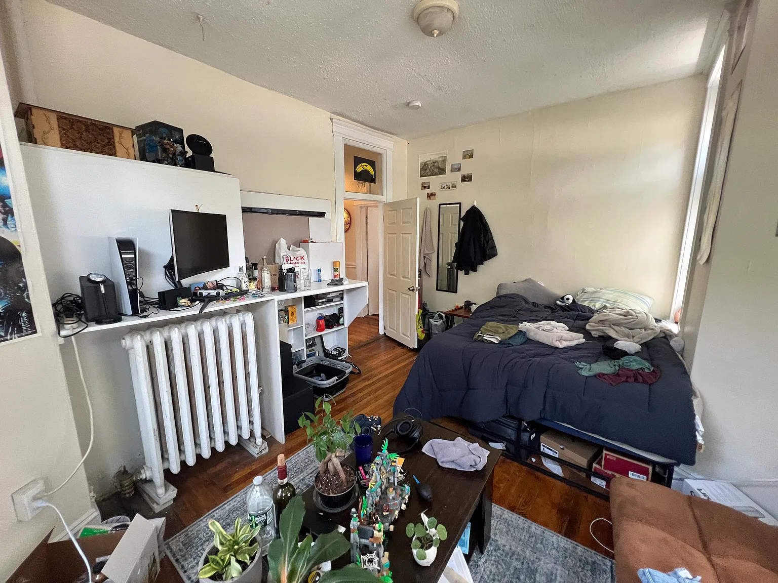 2 bed, 850 sqft, $4,350 — Photo 2