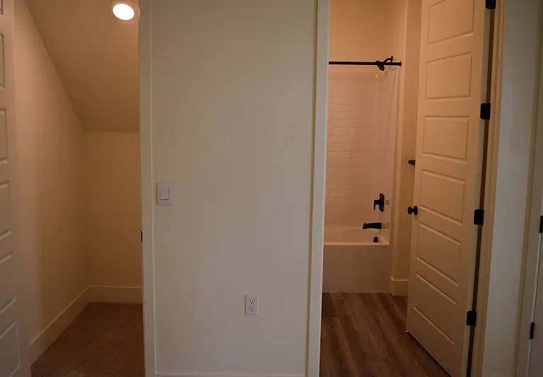 682 Stephanie Dr #2 — Photo 9