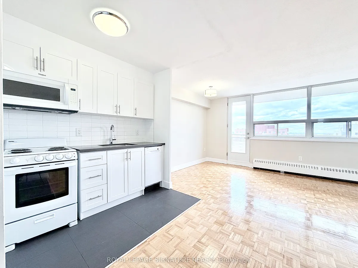 Photo 2 of 18 - 1500 Bathurst St #1103 - Toronto, ON Building Photo - 1500 Bathurst St #1103
