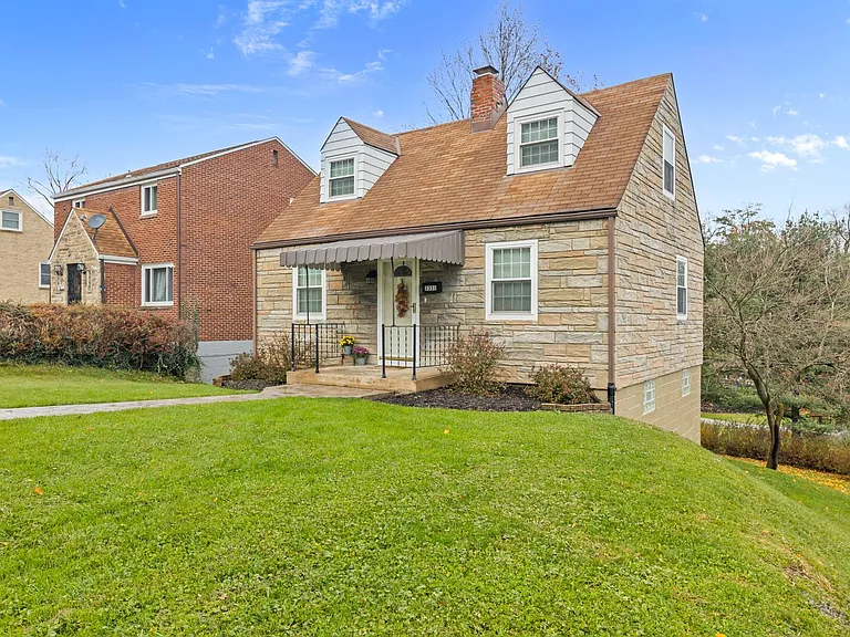 3331 Wallace Dr — Photo 3