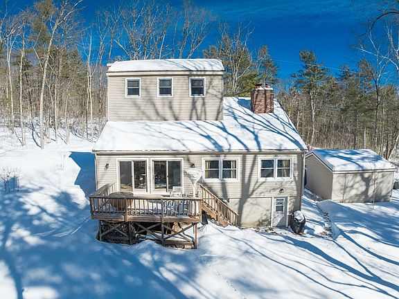 3rd image of 244 N Valley Rd