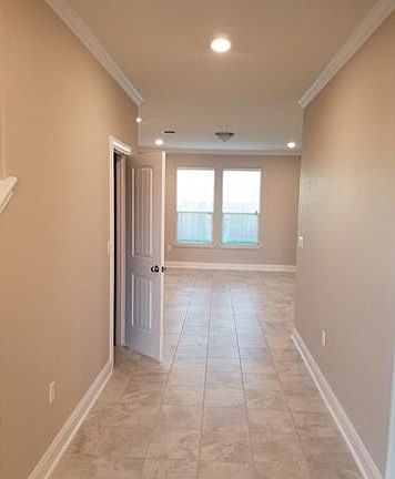 3rd image of 900 Thrasher Glade Dr