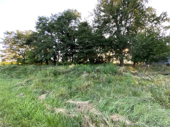 6916 N County Line Road, Scottsburg, IN 47170