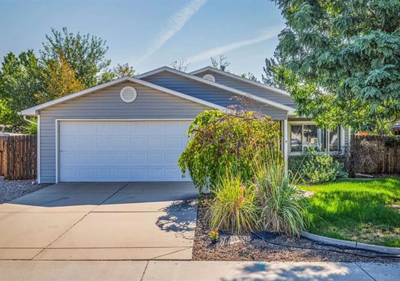 Charming Home in an Established Neighborhood - Pets OK — Photo 2