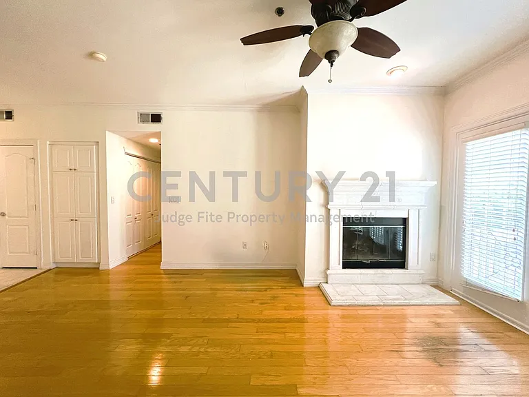 3400 Welborn St #406 — Photo 15