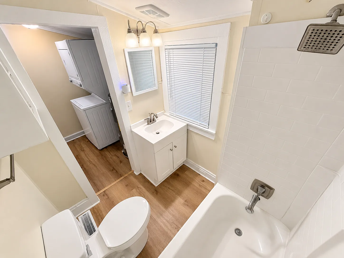 827 Lynwood Dr — Photo 4