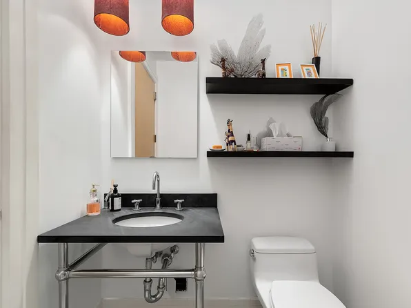 70 Washington Street 9A image 7 of 7