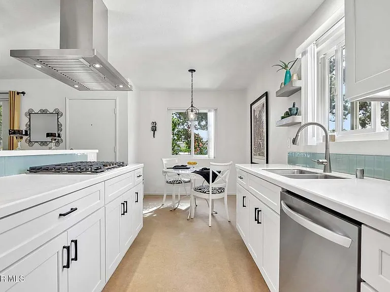 1725 Sequoia Ave — Photo 13