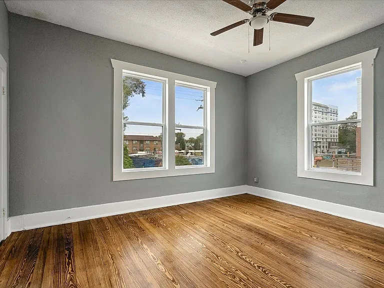 156 N Tucker St — Photo 12