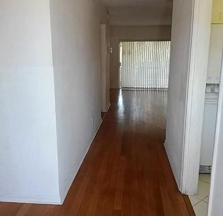 2nd image of 2200 NE 36th St APT 1