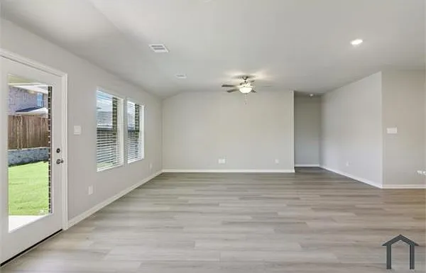 6208 Castamere Dr — Photo 7