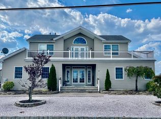 50 Neptune Rd, Toms River, NJ 08753