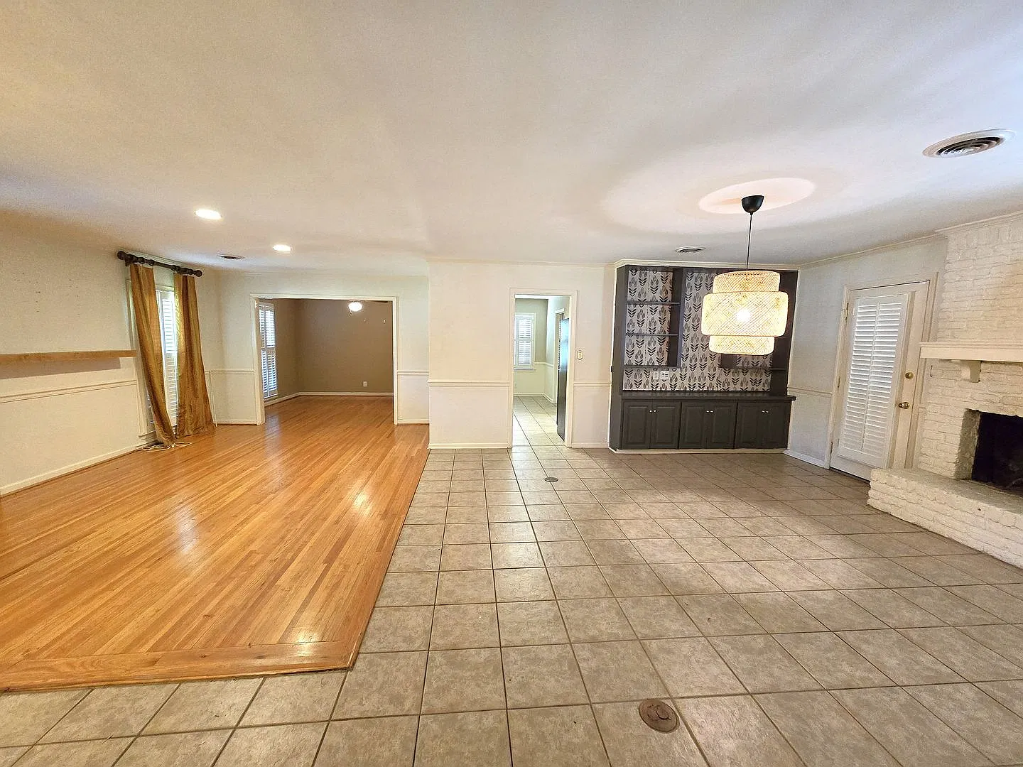 Huge Home Move In Ready — Photo 3