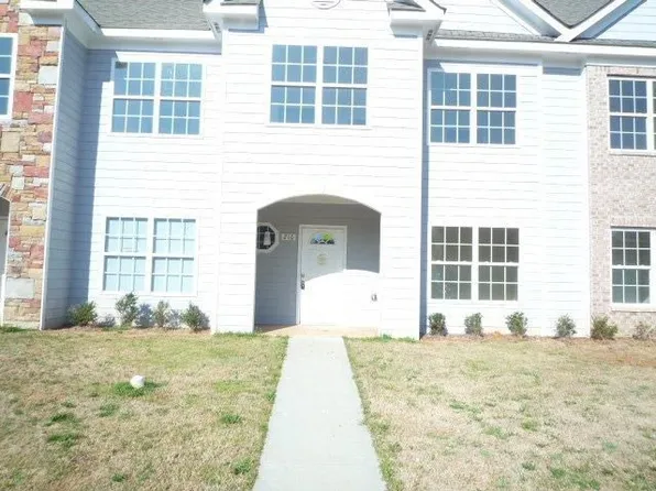 210 Nizzear Ln, Carrollton, GA 30117