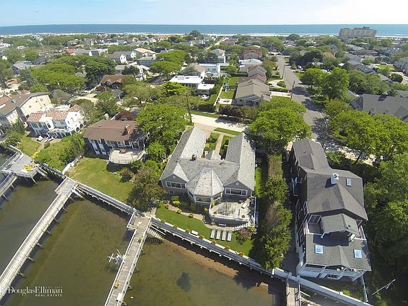 2nd image of 1930 Bay Blvd