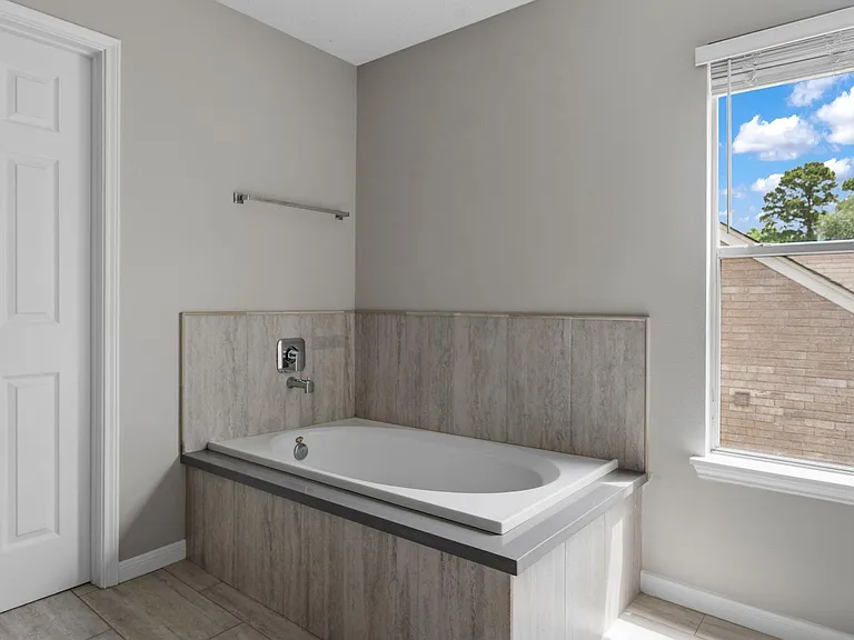 5819 Forest Timbers Dr — Photo 19