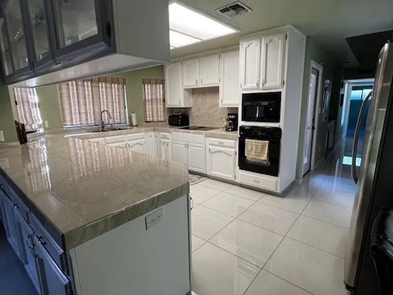 3428 Eastview Ct — Photo 5