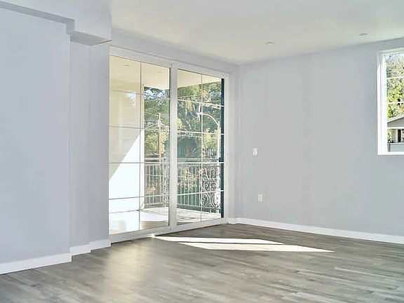 4th image of 1111 Echo Park Ave #11278891