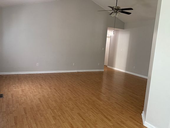 4th image of 9402 Sawyer Rd
