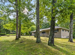 128 Norvell Dr, Signal Mountain, TN 37377