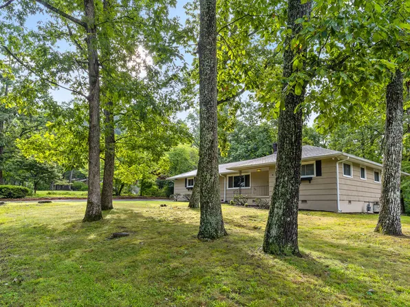 128 Norvell Dr, Signal Mountain, TN 37377