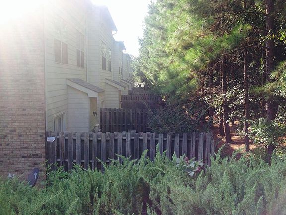 Privacy fenced rear patio