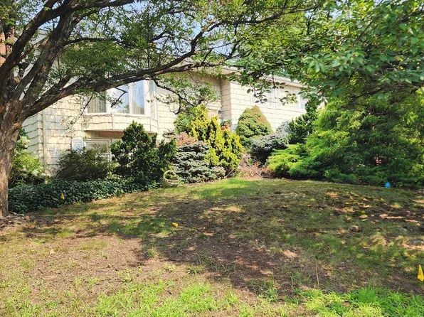 9 Wellington Rd, East Brunswick, NJ 08816