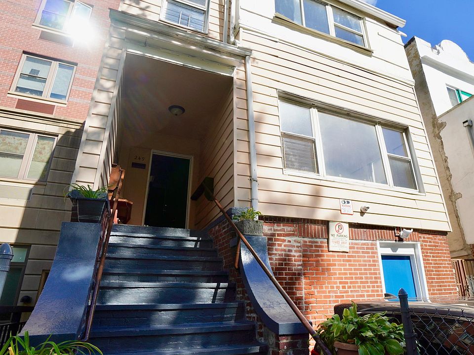 249 E Mosholu Parkway N