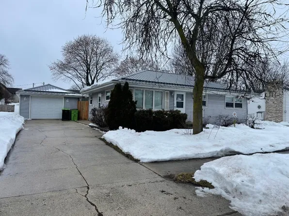 521 Water STREET, Chilton, WI 53014
