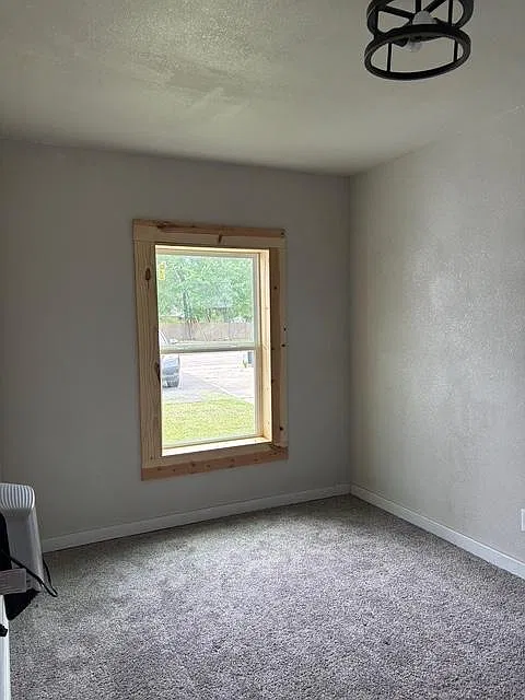 406 S Fredonia St - A — Photo 3