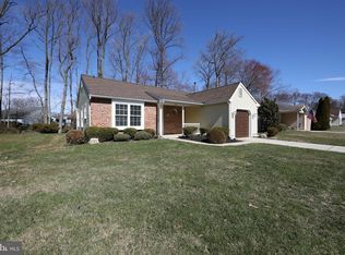 20 Kelly Dr, Deptford, NJ 08096