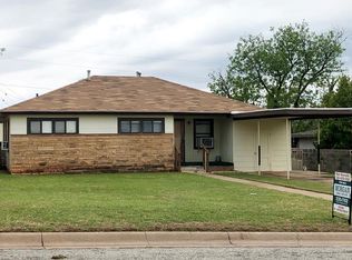 1517 McCaulley St, Sweetwater, TX 79556