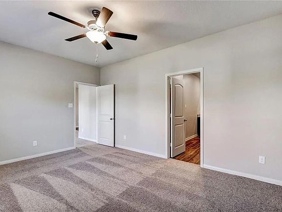 4th image of 313 Mount Vernon Way