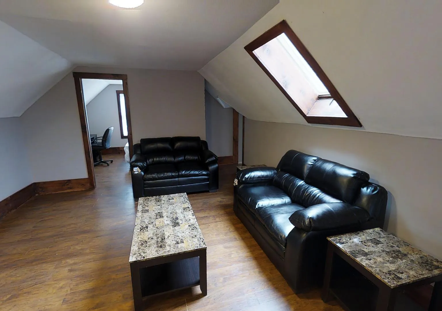 3 bed, $2,475 — Photo 2