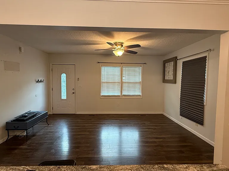 1019 Oakville Ln — Photo 8