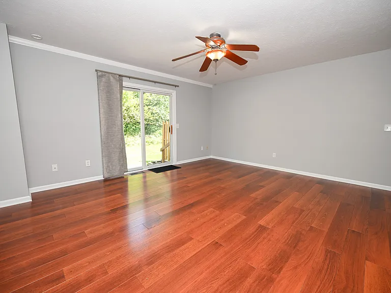 655 Almas Ct — Photo 11
