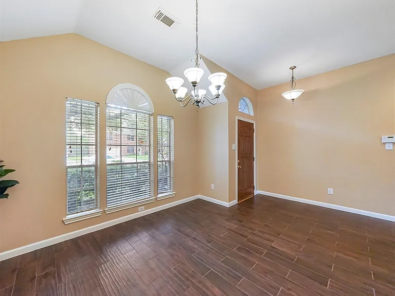 5219 Bay Pines Dr — Photo 4