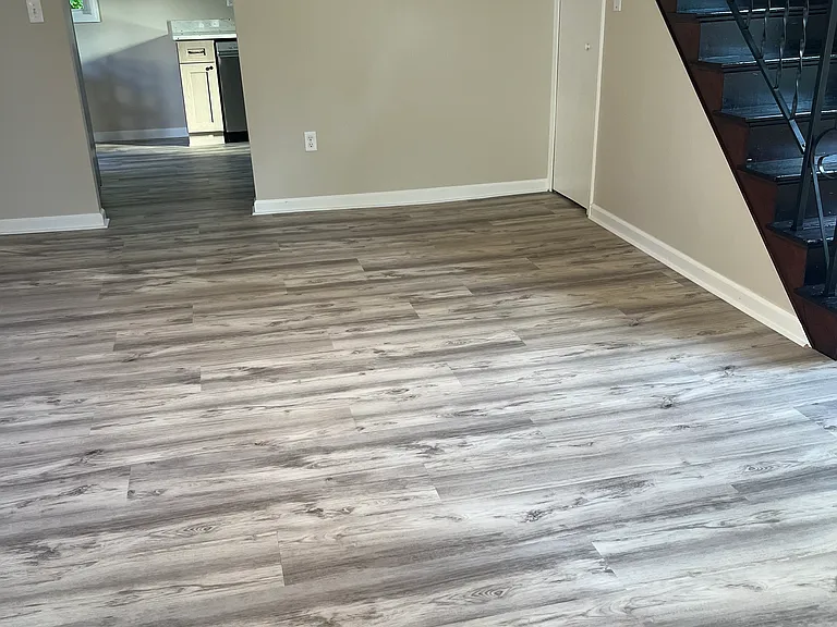 10 Lakeville Ct — Photo 8