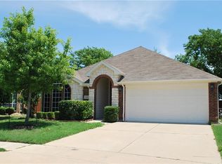 10608 Donnis Dr, Fort Worth, TX 76244