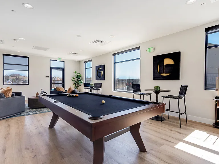 Ten West Apartments — Photo 6