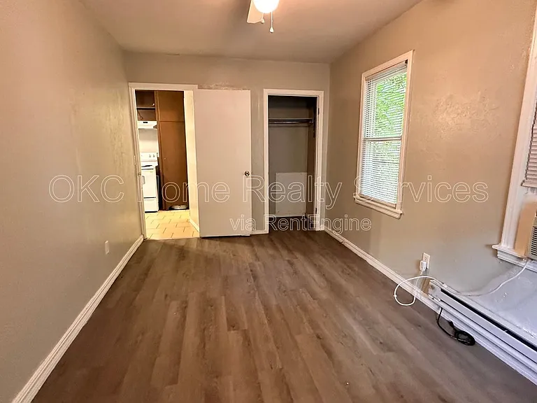 2533 1/2 NW 39th Ter — Photo 10