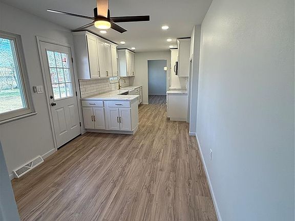 5th image of 1654 Longbranch Street