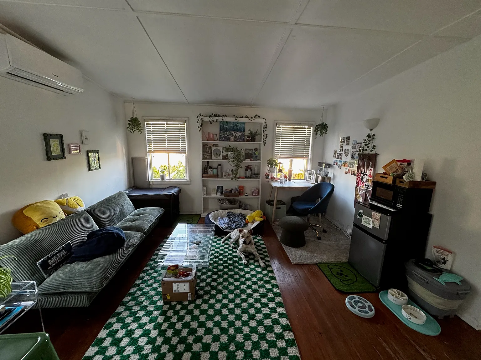 4 bed, $2,200 — Photo 1