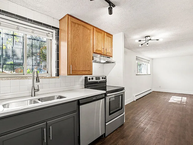 1243 N Washington St #101 — Photo 4