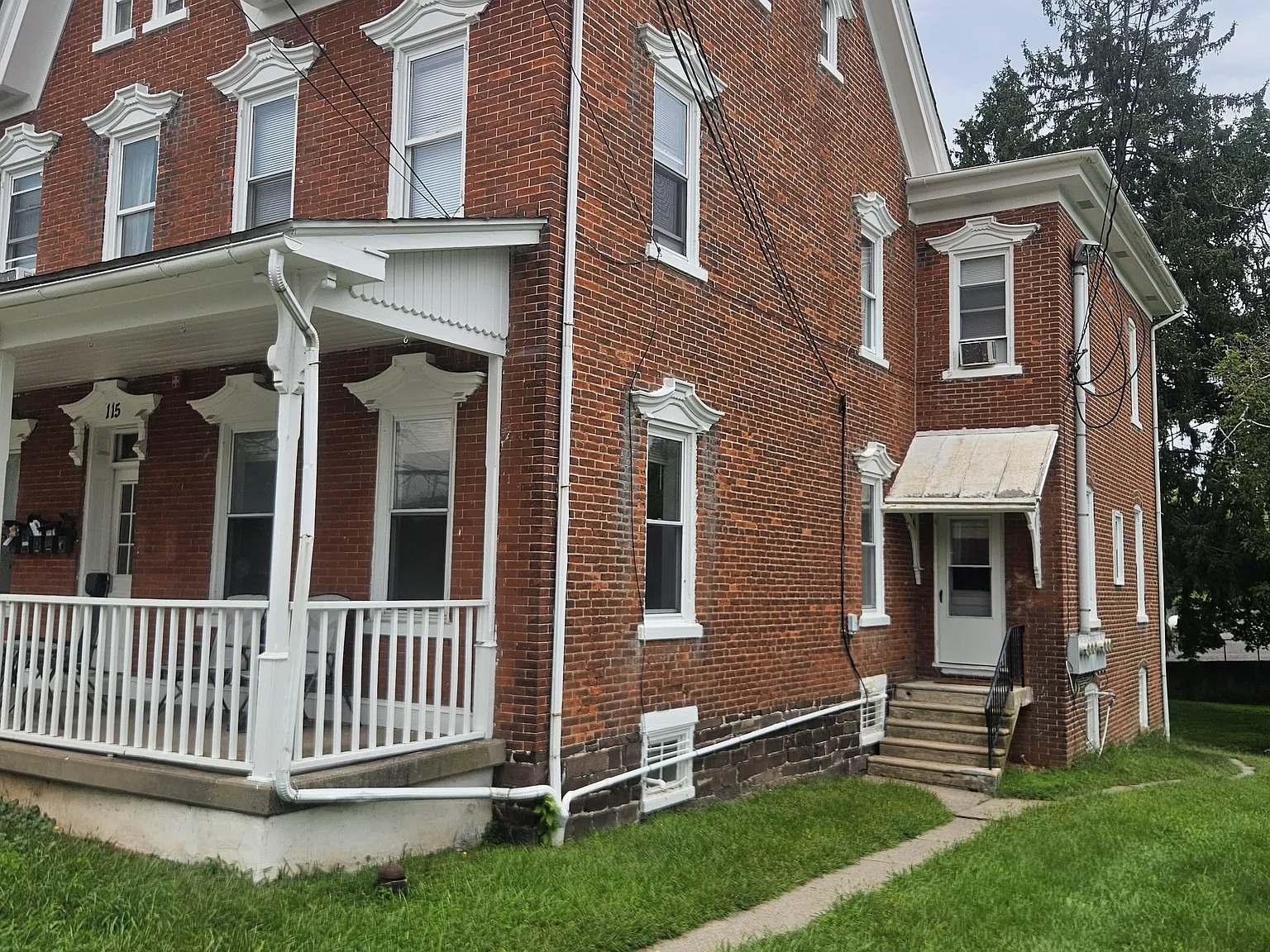 2 bed, 850 sqft, $1,325 — Photo 2