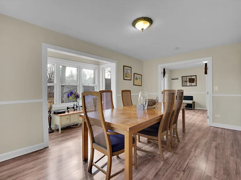 49 N Lake Ave — Photo 12