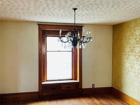 5th image of 95 Morse Ave