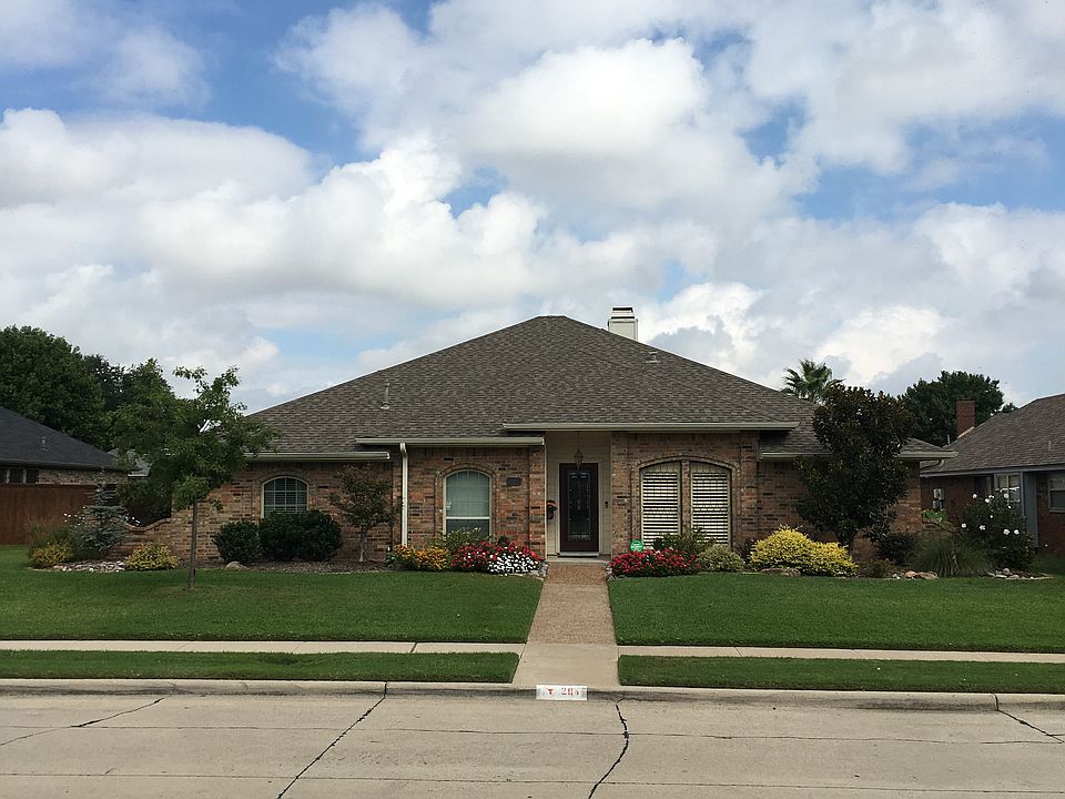 1st image of 204 Steamboat Dr