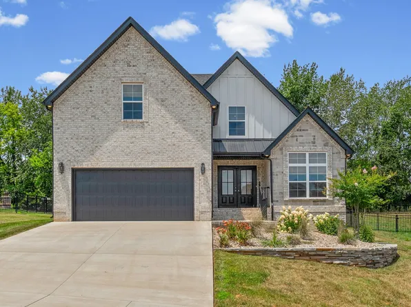 365 Frontier Dr, Clarksville, TN 37043