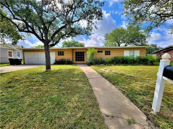 620 Reynolds Ave, Taft, TX 78390